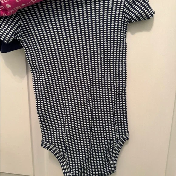 NWT set of 4 CARTER’S ONSIES. Baby Size 9 months Brand New still on hangers NEW - Picture 12 of 12